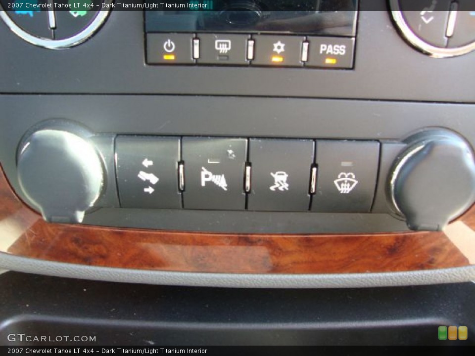 Dark Titanium/Light Titanium Interior Controls for the 2007 Chevrolet Tahoe LT 4x4 #54097512