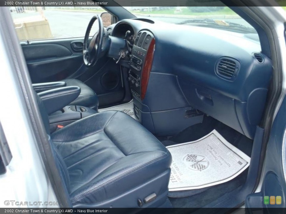 Navy Blue Interior Photo for the 2002 Chrysler Town & Country LXi AWD #54126159