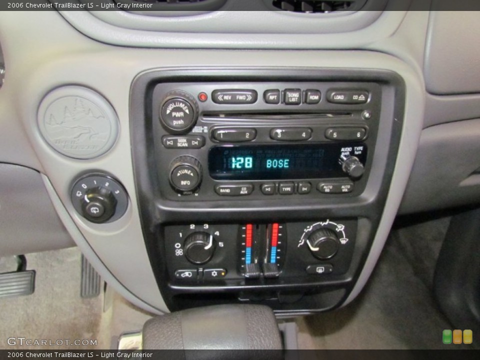 Light Gray Interior Audio System for the 2006 Chevrolet TrailBlazer LS #54132567