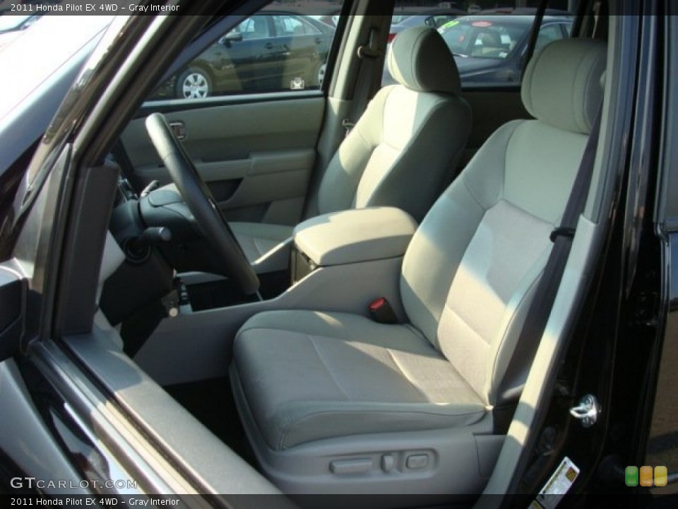 Gray Interior Photo for the 2011 Honda Pilot EX 4WD #54134220