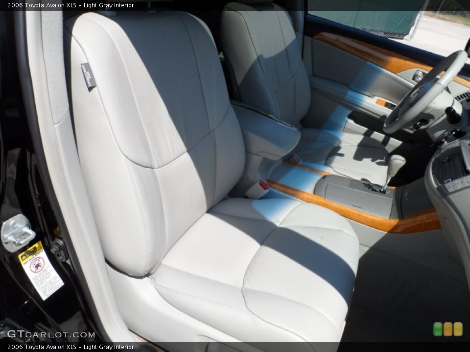 Light Gray Interior Photo for the 2006 Toyota Avalon XLS #54139371