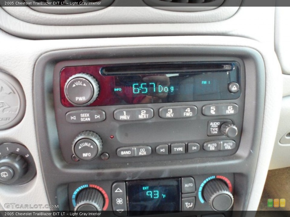 Light Gray Interior Audio System for the 2005 Chevrolet TrailBlazer EXT LT #54141478