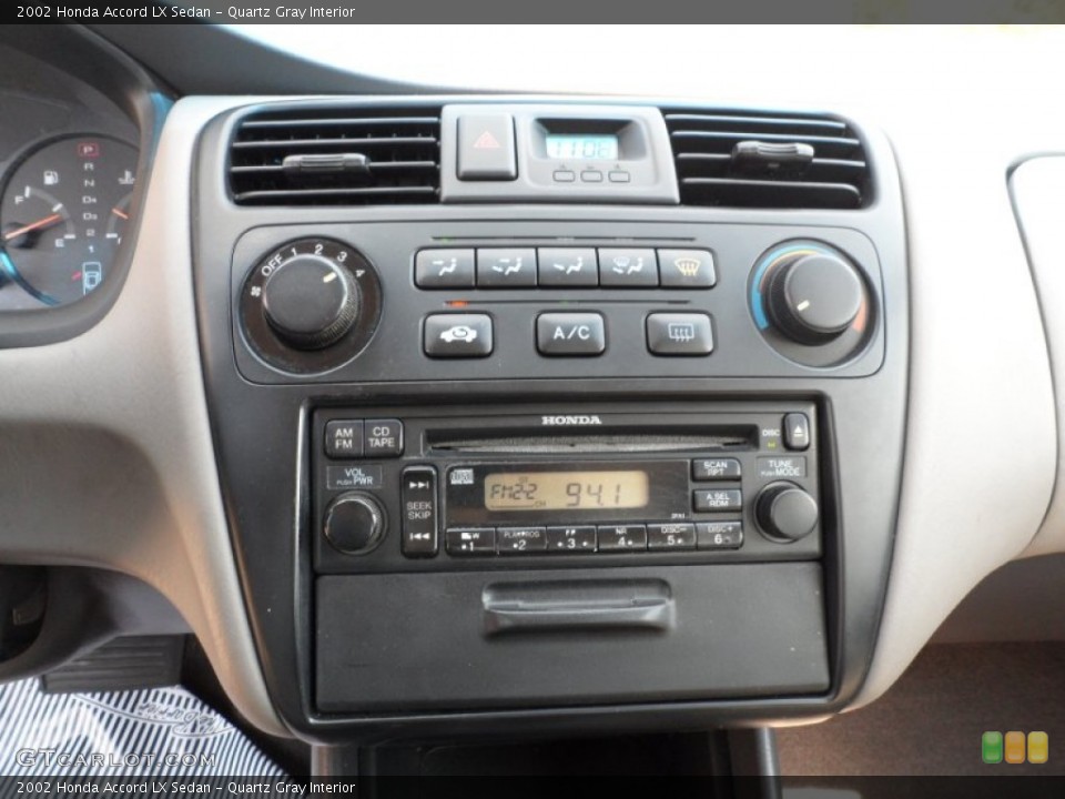 Quartz Gray Interior Controls for the 2002 Honda Accord LX Sedan #54142182