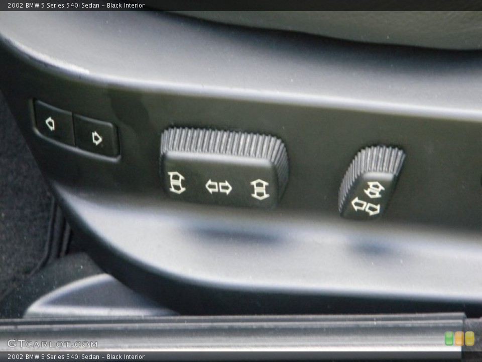 Black Interior Controls for the 2002 BMW 5 Series 540i Sedan #54145368
