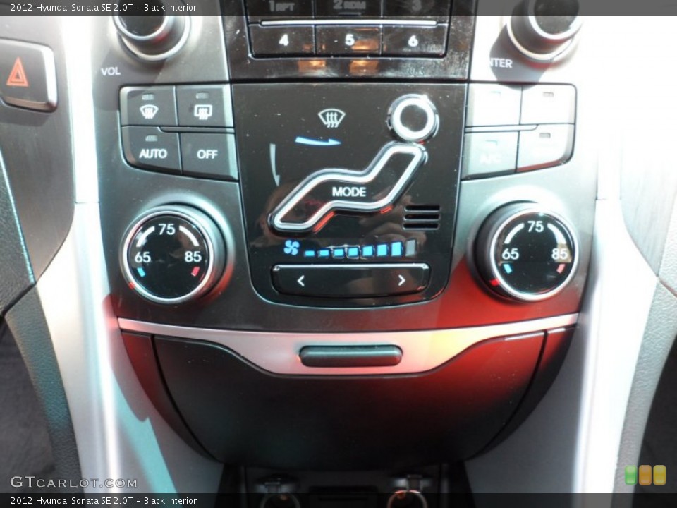 Black Interior Controls for the 2012 Hyundai Sonata SE 2.0T #54147222