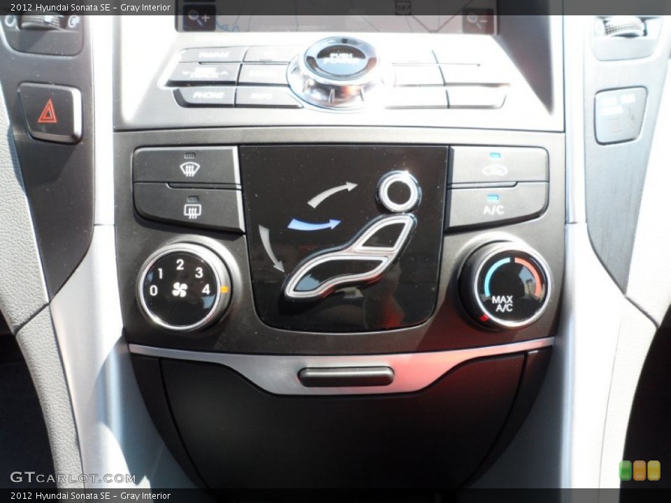 Gray Interior Controls for the 2012 Hyundai Sonata SE #54148179
