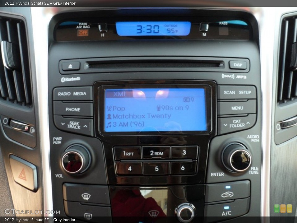 Gray Interior Controls for the 2012 Hyundai Sonata SE #54149511