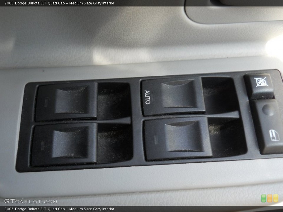 Medium Slate Gray Interior Controls for the 2005 Dodge Dakota SLT Quad Cab #54150588