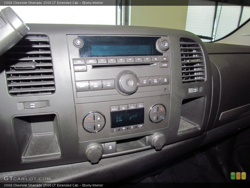 Ebony Interior Controls for the 2009 Chevrolet Silverado 1500 LT Extended Cab #54163323