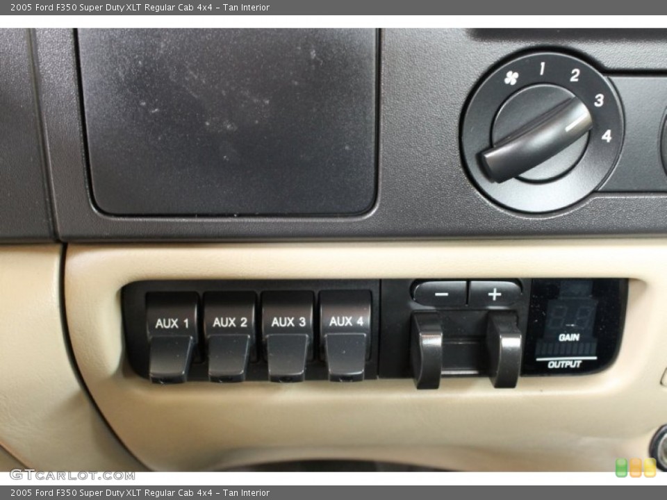 Tan Interior Controls for the 2005 Ford F350 Super Duty XLT Regular Cab 4x4 #54169423