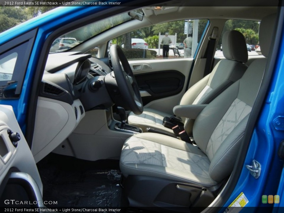 Light Stone/Charcoal Black Interior Photo for the 2012 Ford Fiesta SE Hatchback #54171253