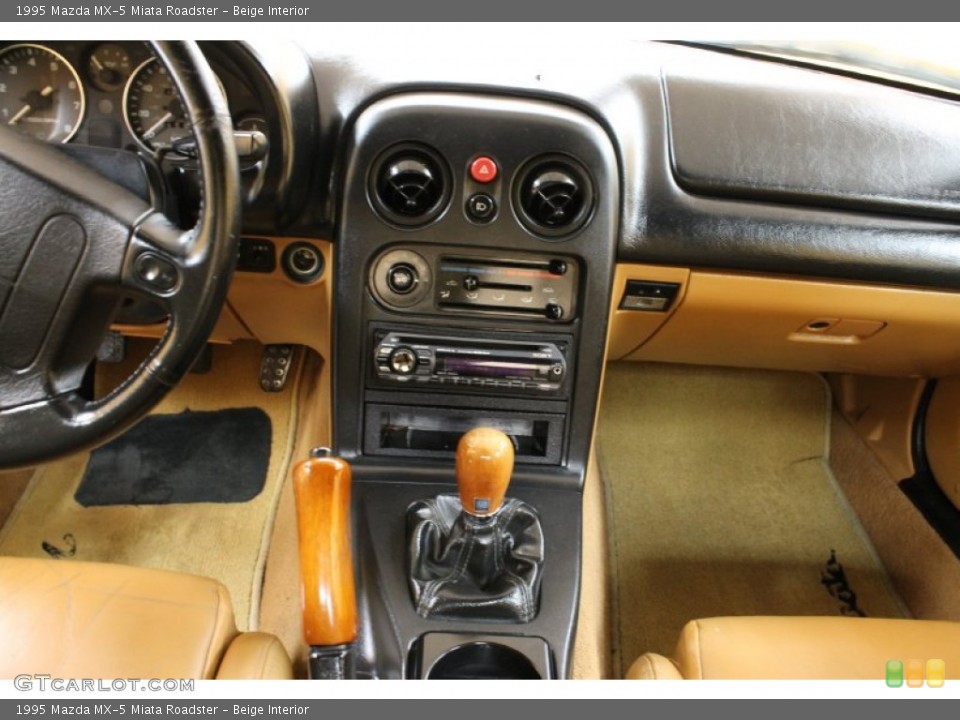 Beige Interior Controls for the 1995 Mazda MX-5 Miata Roadster #54172078