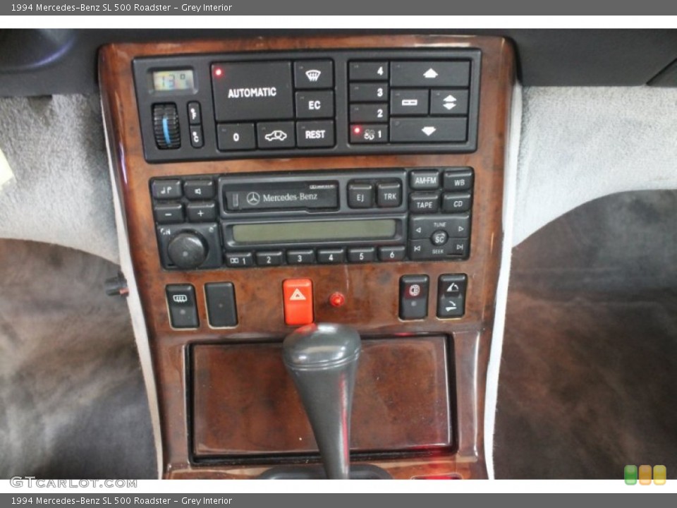Grey Interior Controls for the 1994 Mercedes-Benz SL 500 Roadster #54180577