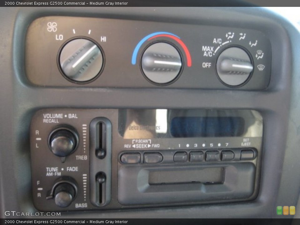 Medium Gray Interior Controls for the 2000 Chevrolet Express G2500 Commercial #54182132