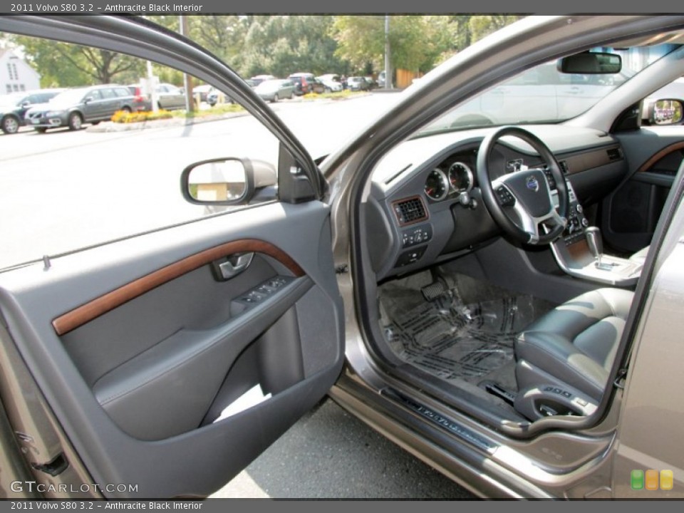 Anthracite Black Interior Photo for the 2011 Volvo S80 3.2 #54182224