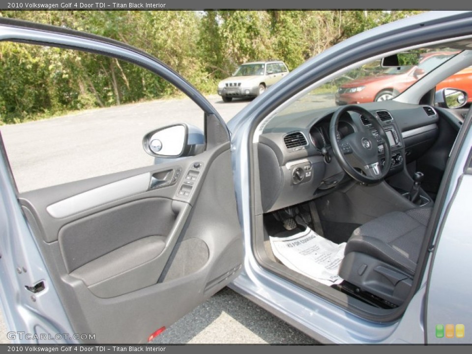 Titan Black Interior Photo for the 2010 Volkswagen Golf 4 Door TDI #54194536