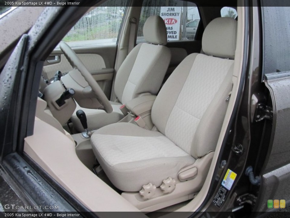 Beige Interior Photo for the 2005 Kia Sportage LX 4WD #54202580