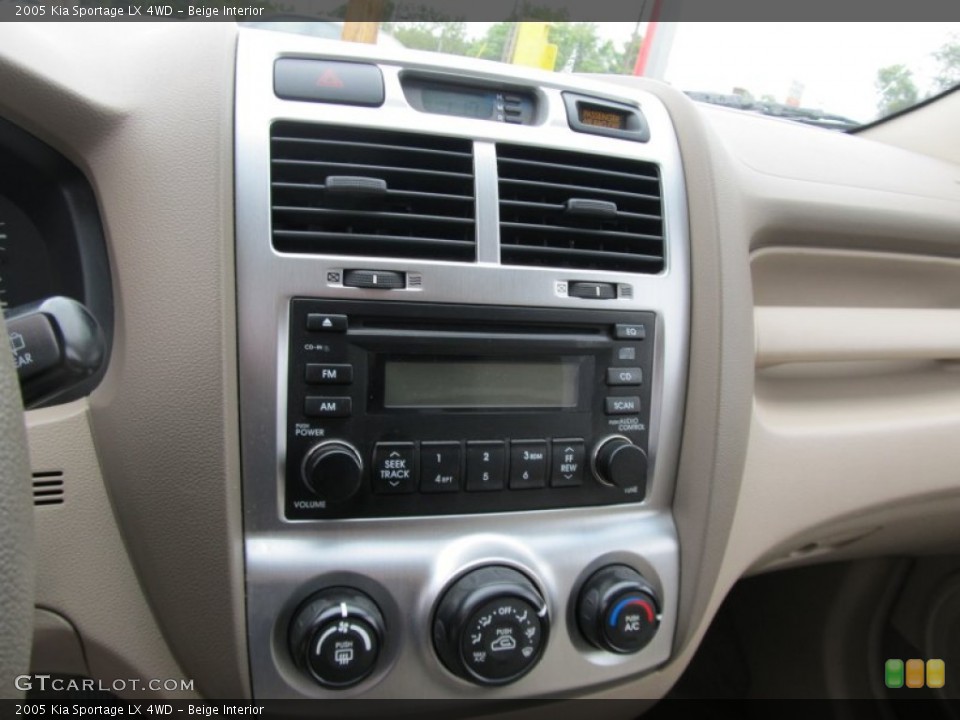 Beige Interior Controls for the 2005 Kia Sportage LX 4WD #54202587