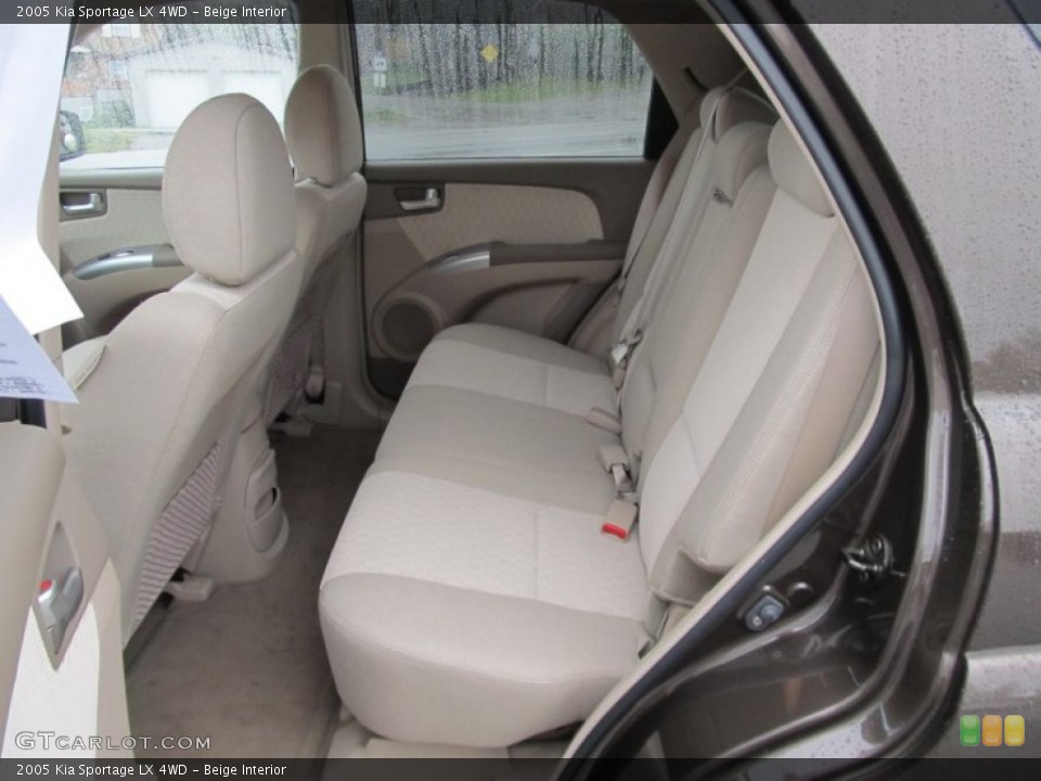 Beige Interior Photo for the 2005 Kia Sportage LX 4WD #54202591