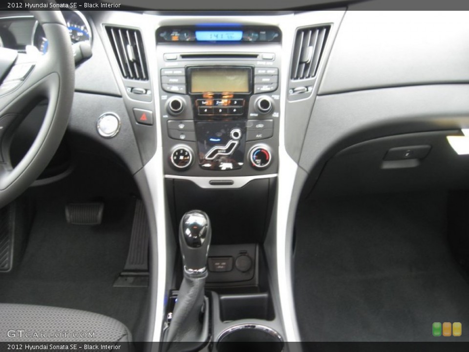Black Interior Controls for the 2012 Hyundai Sonata SE #54211928