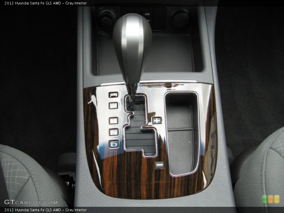 Gray Interior Transmission for the 2012 Hyundai Santa Fe GLS AWD #54212445