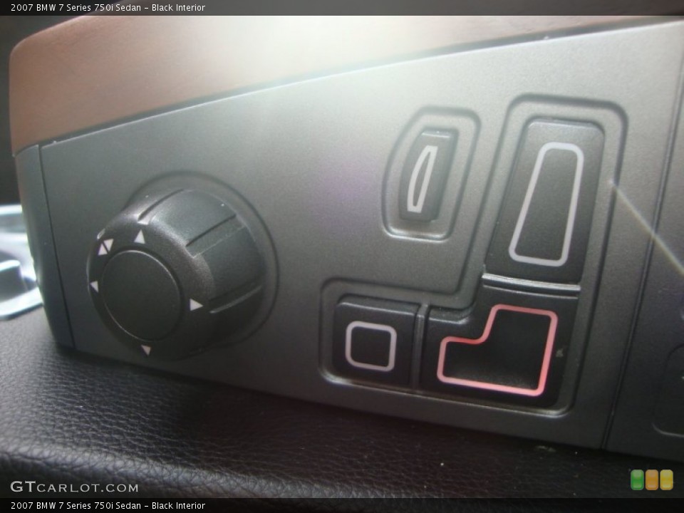Black Interior Controls for the 2007 BMW 7 Series 750i Sedan #54213237