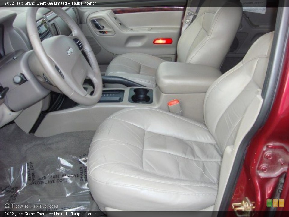 Taupe Interior Photo for the 2002 Jeep Grand Cherokee Limited #54224751