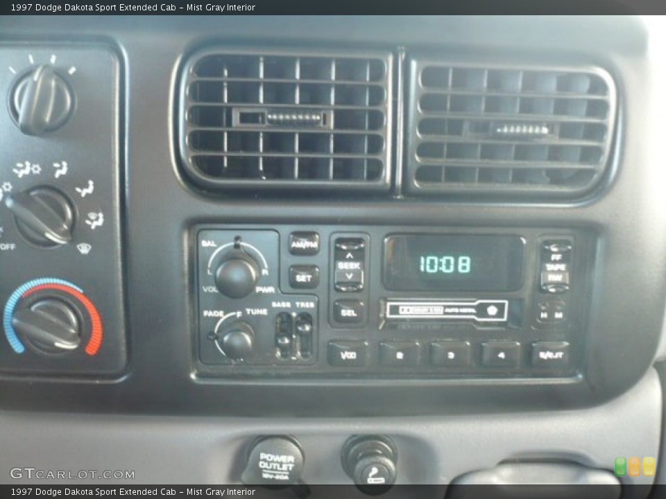 Mist Gray Interior Audio System for the 1997 Dodge Dakota Sport Extended Cab #54226365