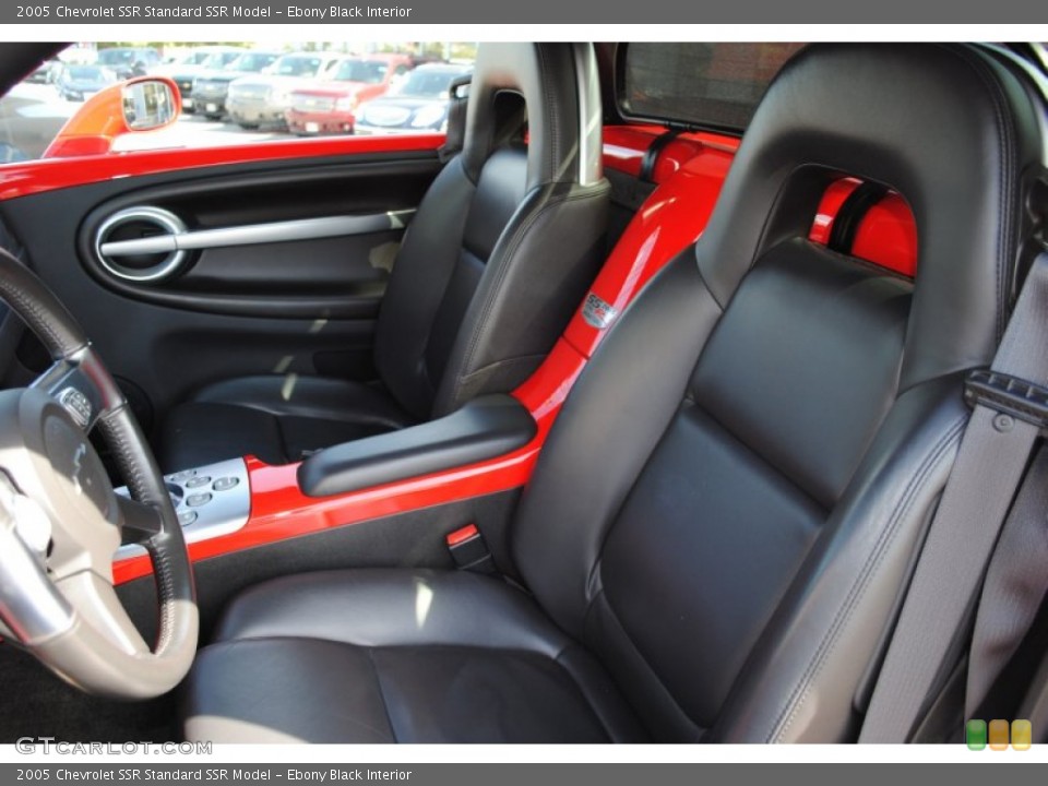 Ebony Black Interior Photo for the 2005 Chevrolet SSR  #54232509