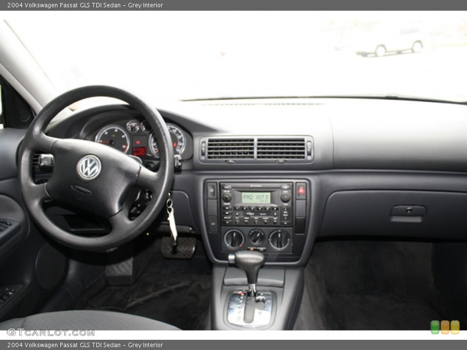 Grey Interior Dashboard for the 2004 Volkswagen Passat GLS TDI Sedan #54240468