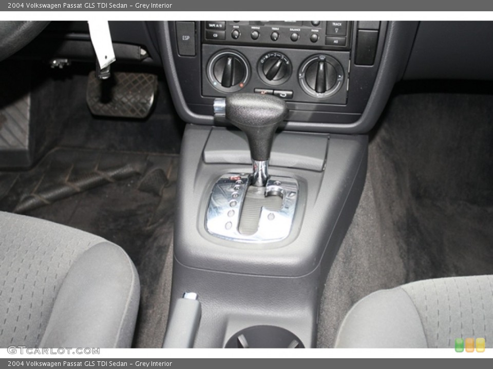 Grey Interior Transmission for the 2004 Volkswagen Passat GLS TDI Sedan #54240495