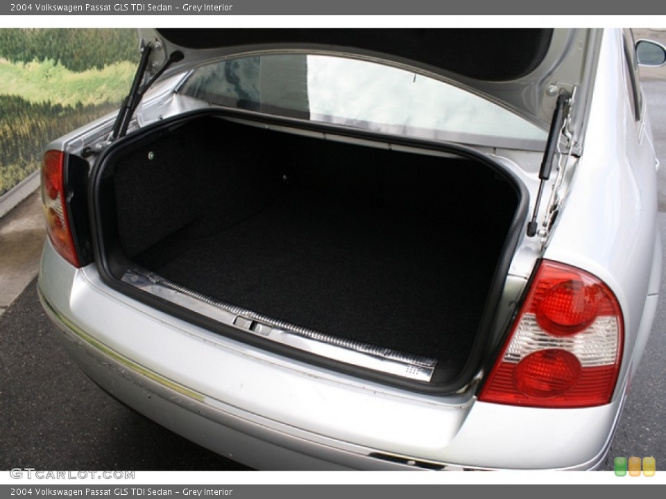 Grey Interior Trunk for the 2004 Volkswagen Passat GLS TDI Sedan #54240513