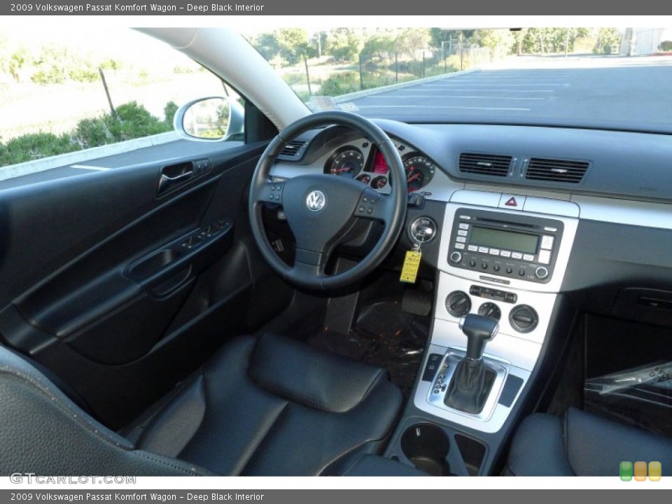 Deep Black Interior Dashboard for the 2009 Volkswagen Passat Komfort Wagon #54241629