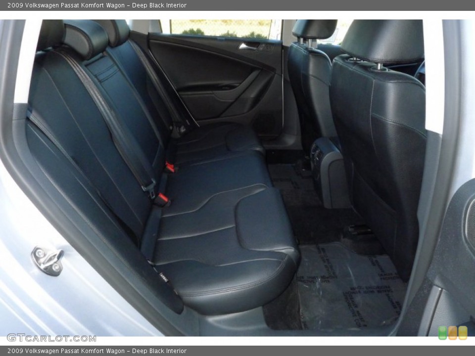 Deep Black Interior Photo for the 2009 Volkswagen Passat Komfort Wagon #54241635