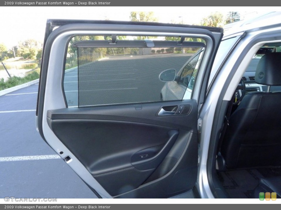 Deep Black Interior Door Panel for the 2009 Volkswagen Passat Komfort Wagon #54241641