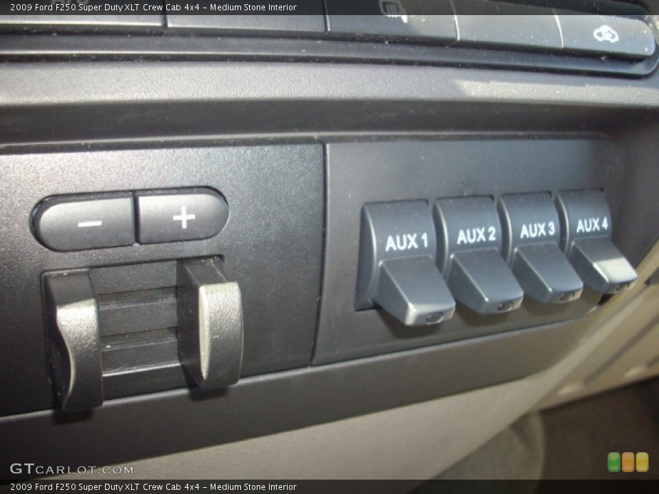 Medium Stone Interior Controls for the 2009 Ford F250 Super Duty XLT Crew Cab 4x4 #54242264