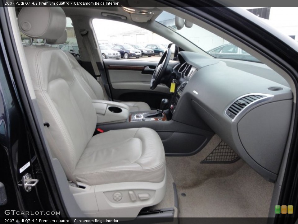 Cardamom Beige Interior Photo for the 2007 Audi Q7 4.2 Premium quattro #54246284