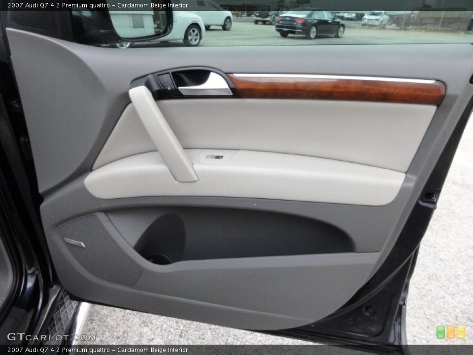 Cardamom Beige Interior Door Panel for the 2007 Audi Q7 4.2 Premium quattro #54246318