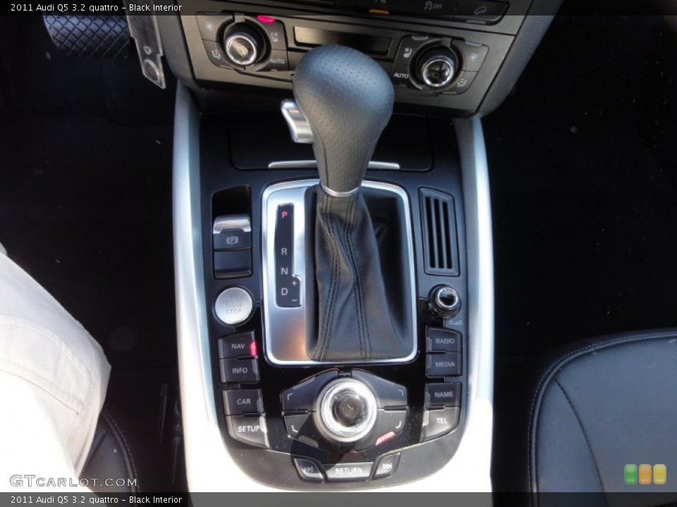 Black Interior Transmission for the 2011 Audi Q5 3.2 quattro #54246866