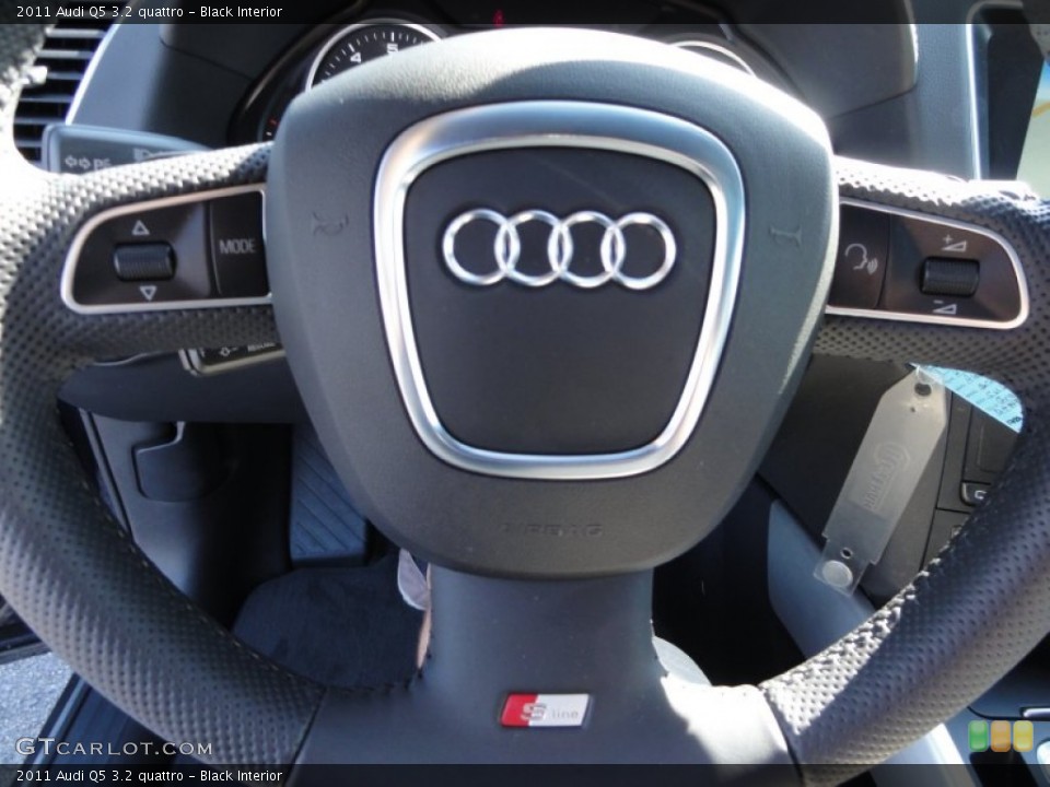 Black Interior Controls for the 2011 Audi Q5 3.2 quattro #54246914