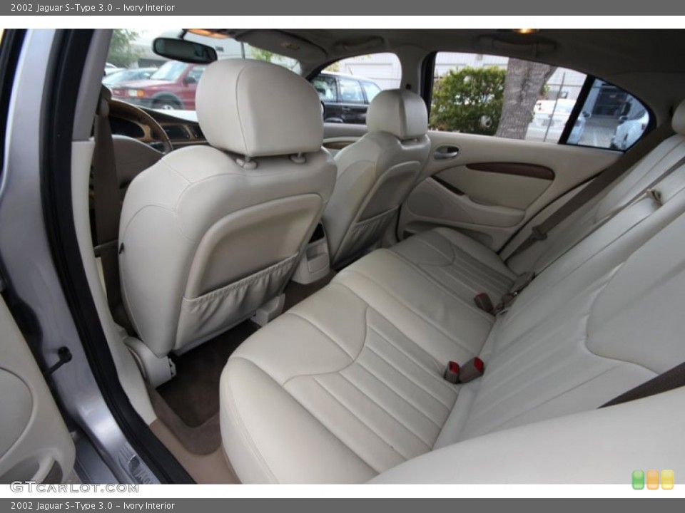 Ivory Interior Photo for the 2002 Jaguar S-Type 3.0 #54262022
