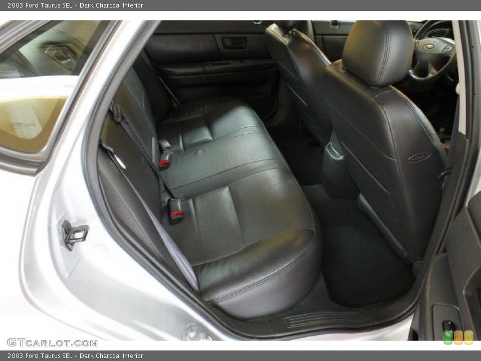 Dark Charcoal Interior Photo for the 2003 Ford Taurus SEL #54275120