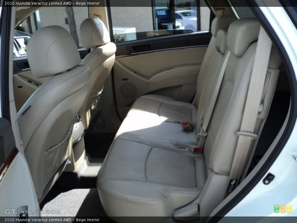 Beige Interior Photo for the 2010 Hyundai Veracruz Limited AWD #54286857