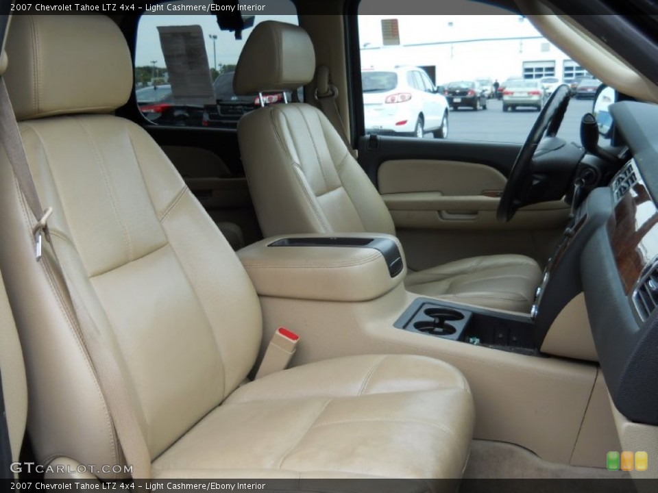 Light Cashmere/Ebony Interior Photo for the 2007 Chevrolet Tahoe LTZ 4x4 #54288819