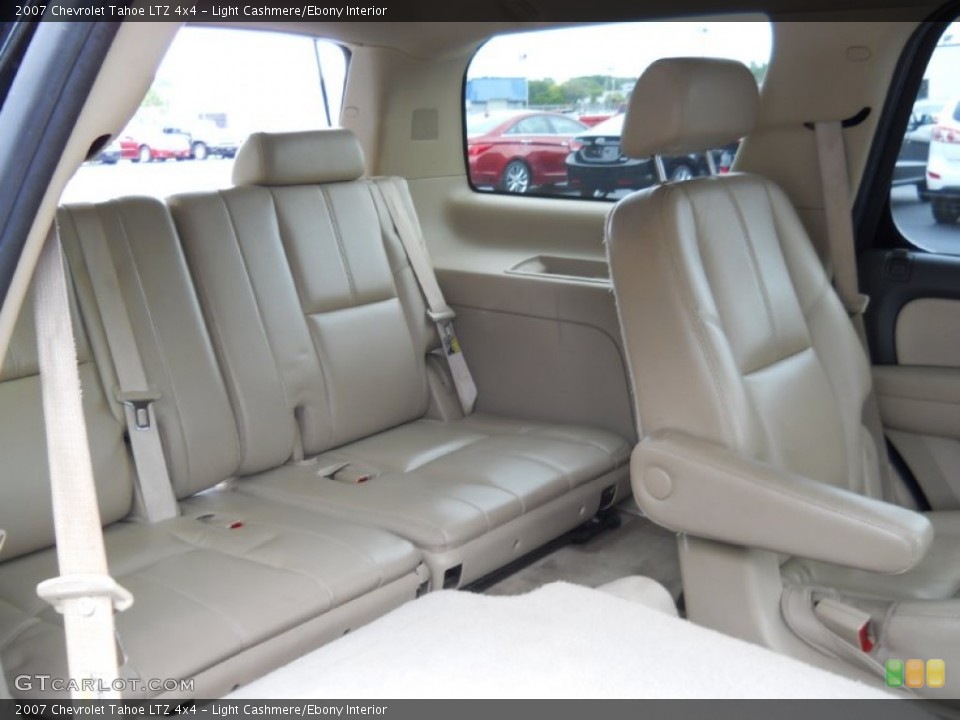 Light Cashmere/Ebony Interior Photo for the 2007 Chevrolet Tahoe LTZ 4x4 #54288833