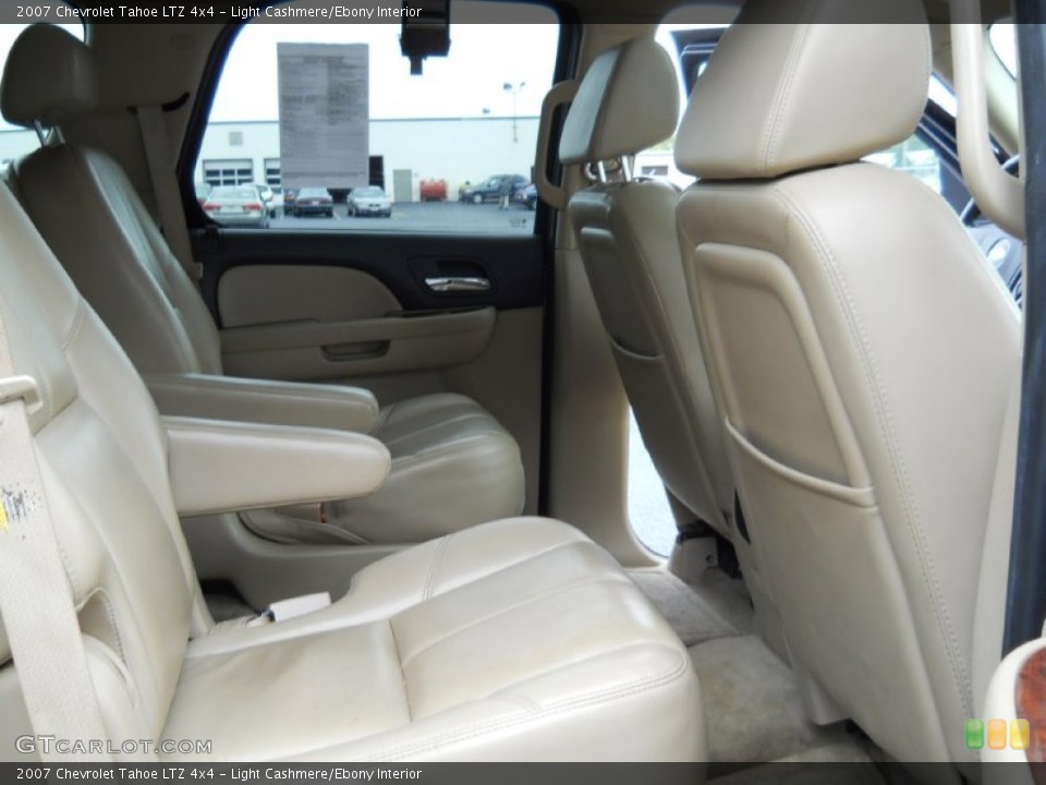 Light Cashmere/Ebony Interior Photo for the 2007 Chevrolet Tahoe LTZ 4x4 #54288845