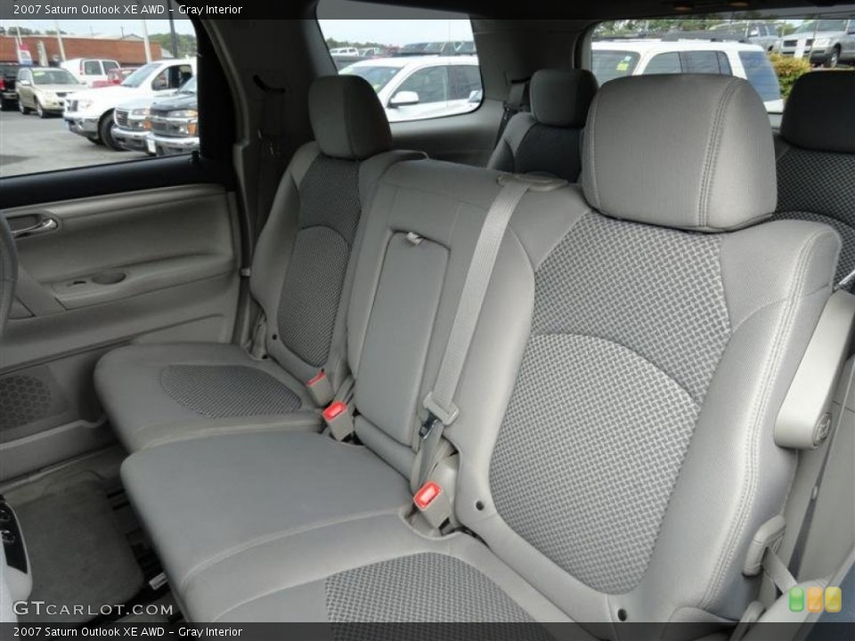 Gray Interior Photo for the 2007 Saturn Outlook XE AWD #54300587