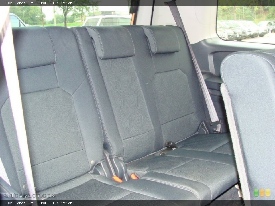 Blue Interior Photo for the 2009 Honda Pilot LX 4WD #54313182