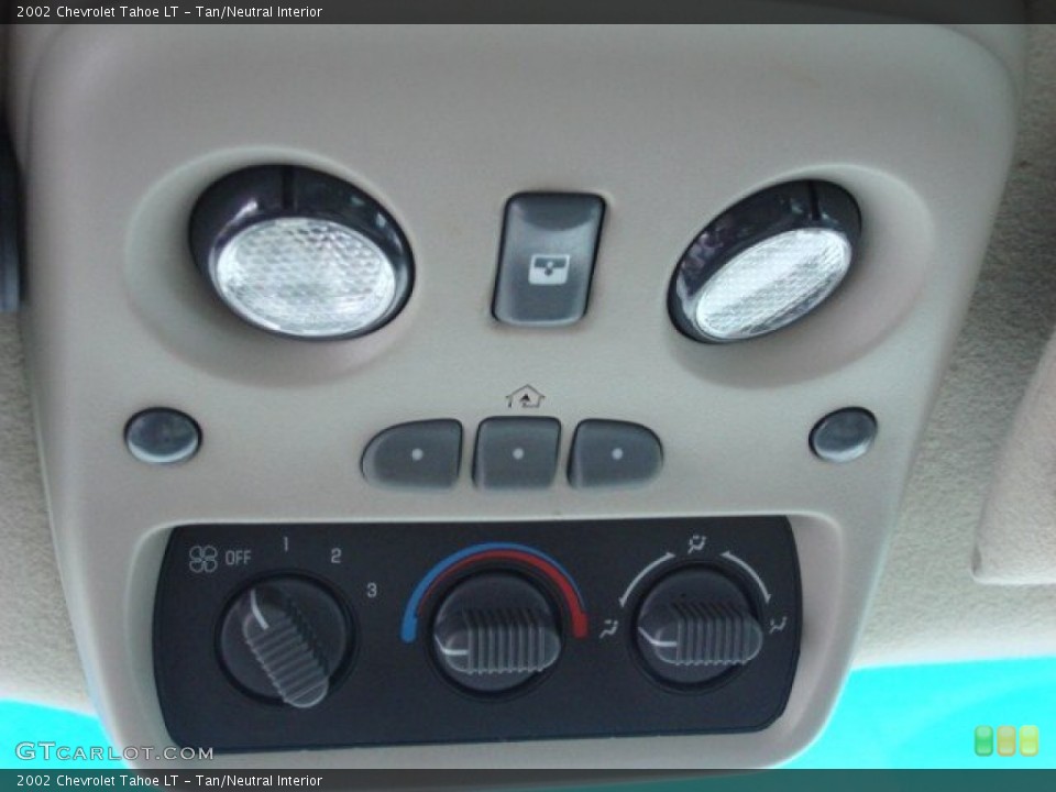 Tan/Neutral Interior Controls for the 2002 Chevrolet Tahoe LT #54317379