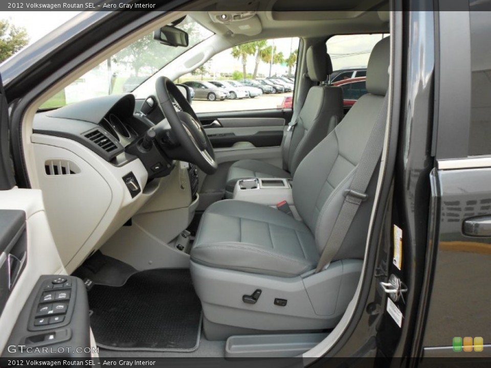 Aero Gray Interior Photo for the 2012 Volkswagen Routan SEL #54324954